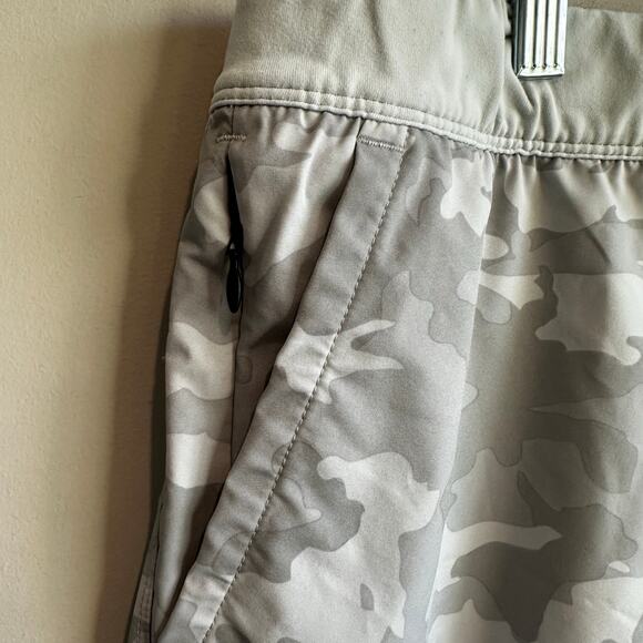 Public Rec Flex Short Grey Camo 7.5" inseam 44 - Picture 3 of 10